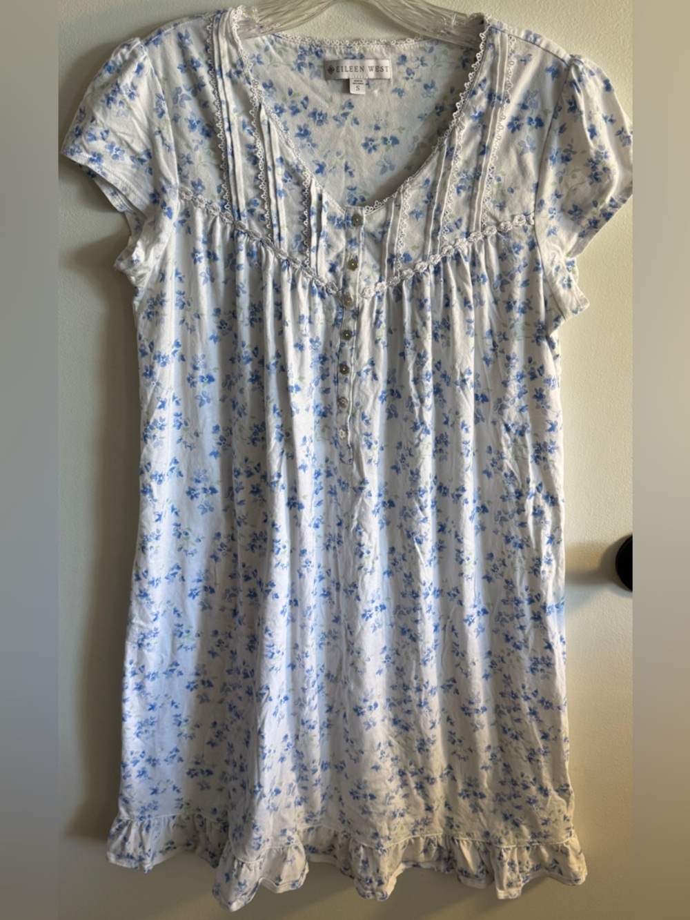 Eileen West 100% Cotton White with Blue Floral Nightgown with White Trim Size S